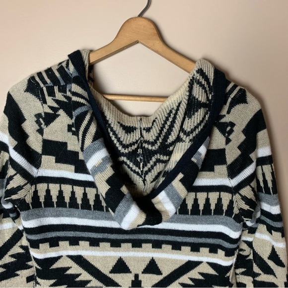 Women's Black, White & Tan Aztec Southwestern Print Open Front Cardigan Sweater - Picture 9 of 9